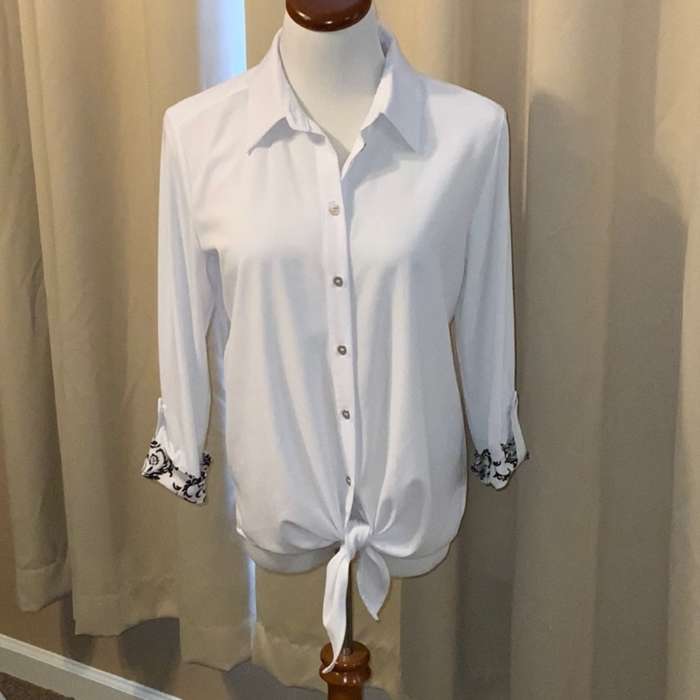 White tie-front, button up Nygard blouse